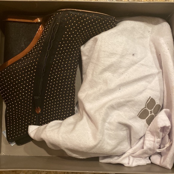 Black and Gold studded booties - Picture 7 of 7